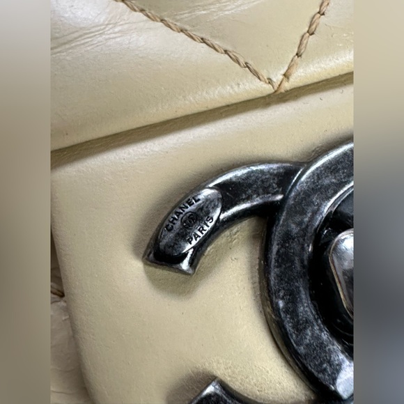 VTG Chanel Jumbo XL Flap Bag Quilted Calfskin Cream Gunmetal HW - Picture 6 of 17